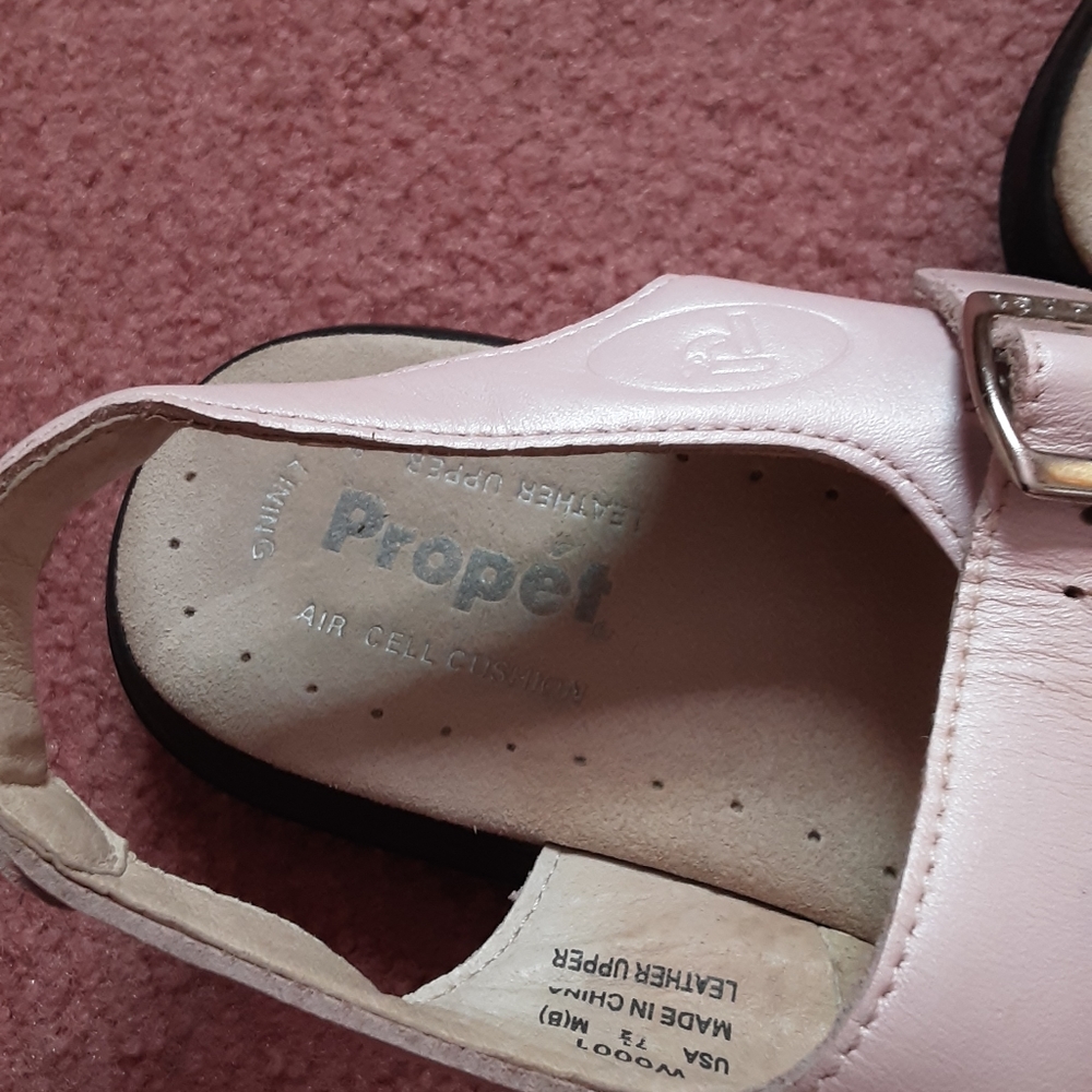 Propet Sandals. - Picture 7 of 7